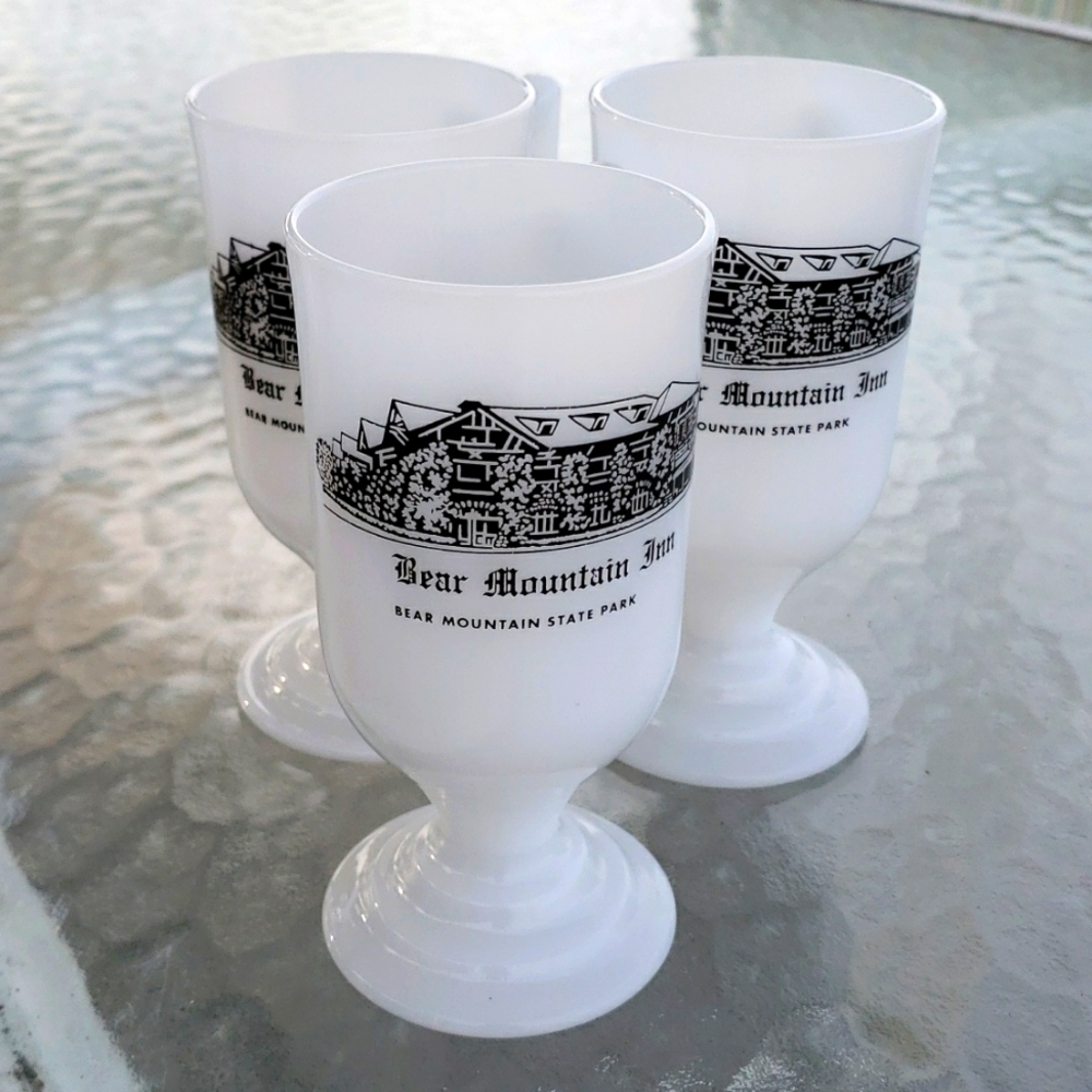 Vintage Mugs (3) Bear Mountain Inn State Park White Milk Glass 3Pieces